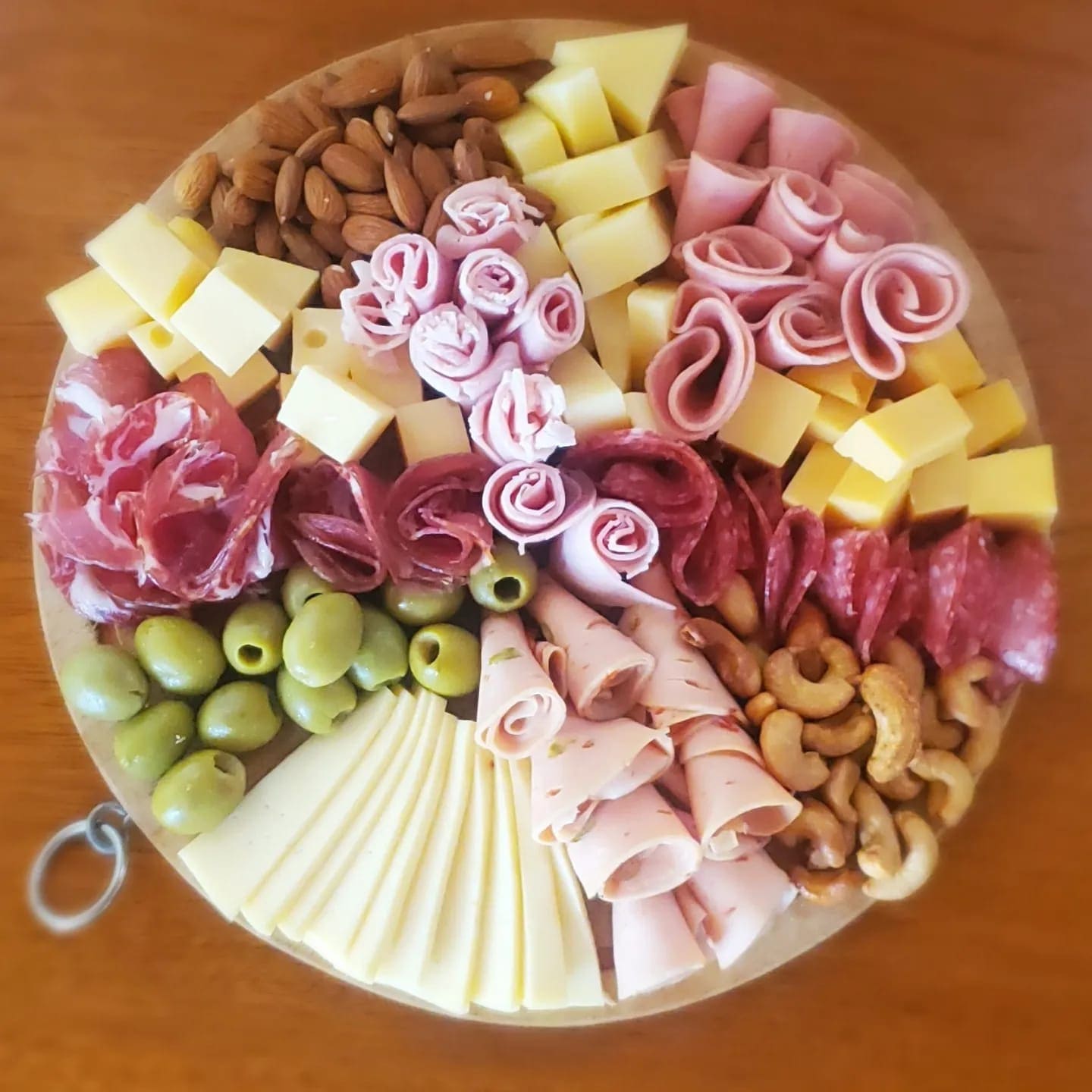 Picadas de quesos y fiambres
